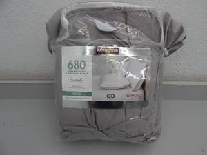 lot 99 image: King 6 Piece Sheet Set