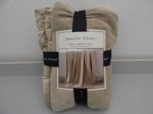 lot 108 image: Chenille Corduroy Reversable Throw Blanket