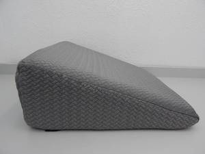 lot 179 image: Cooling Memory Foam Wedge Pillow
