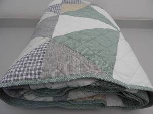 lot 182 image: King 3 Piece Quilt Coverlet Set