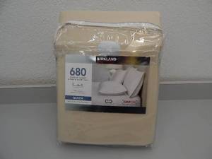 lot 61 image: Queen 6 Piece Sheet Set