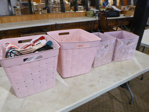 lot 27 image: 4 Storage Totes