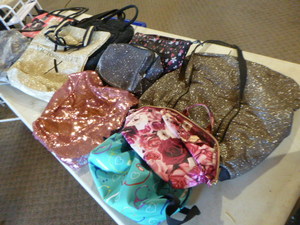 lot 40 image: Womens Totes and Cosmetic Bags