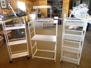 lot 44 image: 4 Household Organizing Shelves