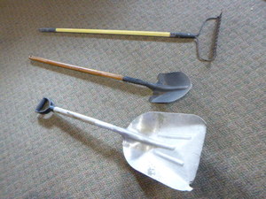 lot 58 image: LawnGarden Tools