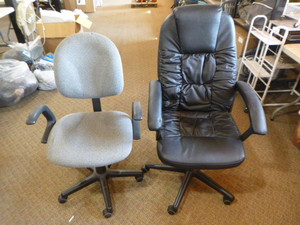 lot 72 image: 2 Office Chairs