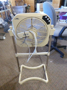 lot 75 image: Air Innovations Floor Fan