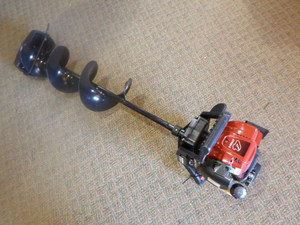 lot 92 image: Strike Master Ice Auger