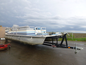 1990 Sun Patio 24' Pontoon