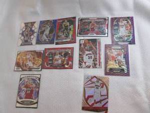 lot 40 image: Stephen Curry Cards...