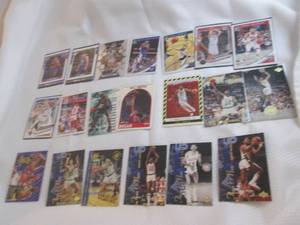 lot 45 image: 20 Assorted Basketball Cards...