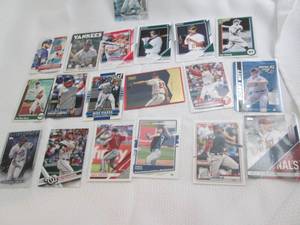 lot 63 image: Baseball Star Cards...