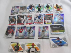 lot 70 image: 20 Assorted Baseball Cards...