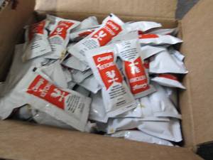 lot 139 image: 200 ct Caseys Ketchup Packs...