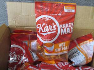 lot 142 image: 12- 4 oz Kars Hot Buffalo Snack Mi...