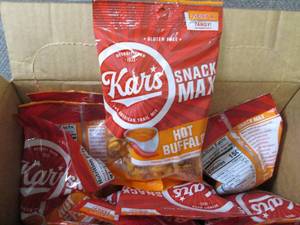 lot 143 image: 12- 4 oz Kars Hot Buffalo Snack Mi...