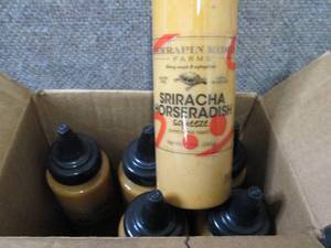 lot 161 image: 6- 8.5 oz Siracha Horseradish Squee...