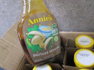 lot 191 image: 6- 8 oz Annies Shitake Sesame Vina...