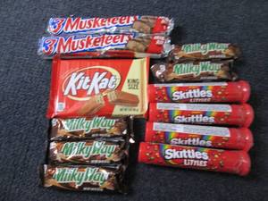 lot 202 image: 12 Assorted Candy...