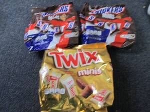lot 222 image: 3 pks Assorted Candies...