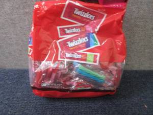 lot 230 image: 46.34 oz Twizzler Party Pack...