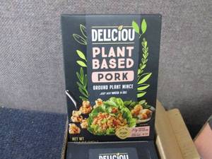lot 250 image: 5- 4.94 oz Deliciou Plant Based Por...