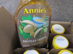 lot 253 image: 6- 8 oz Annies Shitake Sesame Vina...