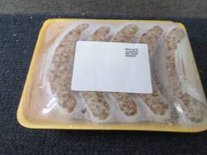 lot 311 image: CC 2.5 lb FROZEN Traditional Bratwu...