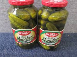 lot 320 image: 2- 32 oz Gedney Mini Munchers...