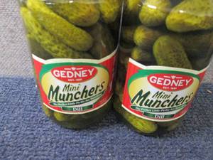lot 321 image: 2- 32 oz Gedney Mini Munchers...