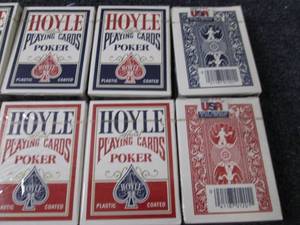 lot 382 image: 12 Sealed Hoyle Poker Playing Cards...