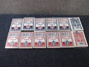 lot 386 image: 12 Sealed Hoyle Poker Playing Cards...