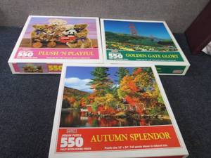 lot 403 image: 3- 550 pc Hoyle Jigsaw Puzzles...