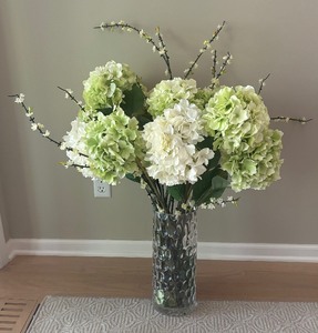 lot 21 image: Stunning Faux Florals
