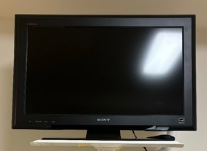 lot 40 image: Sony 26 Inch TV Model KDL-26L5000