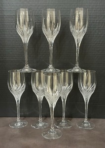 lot 43 image: (8) Mikasa Flame DAmore Wine Glasses