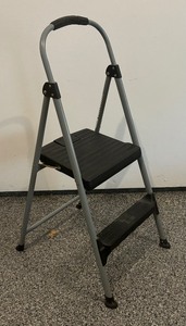 lot 125A image: Cosco Step Stool