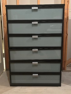lot 17 image: Ikea Hopen 6 Drawer Dresser with Frosted Glass Drawer Fronts