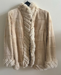 lot 110 image: Fine Fur Coat