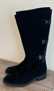 lot 136 image: Black Size 37 Boots by Aquatalia