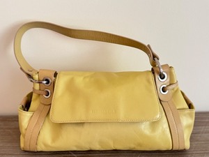 lot 75 image: Kenneth Cole Yellow Leather Shoulder Bag with Side Pockets