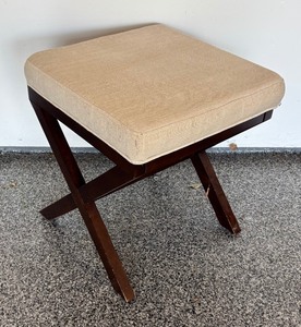 lot 49C image: Hillsdale Furniture Morgan Upholstered Backless Vanity Stool