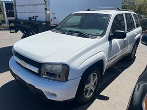 lot 8 image: 2004 Chevrolet Trailblazer LT 4x4