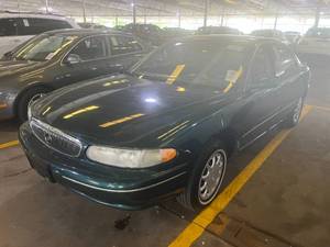 lot 16 image: 2000 Buick Century Custom