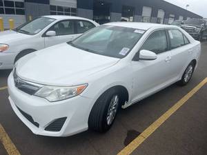 lot 21 image: 2014 Toyota Camry LE