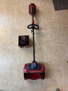 Toro 60V Power Shovel with Flex-Force Battery Charger