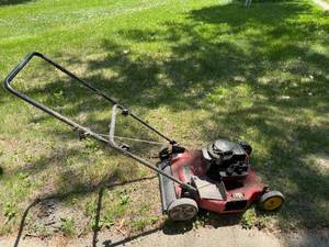 Used Briggs & Stratton 450 Series Push Lawn Mower