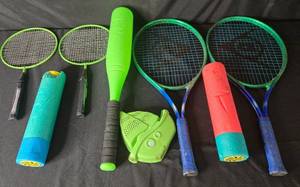 lot 16 image: Assorted Outdoor and Sports Toys Bundle