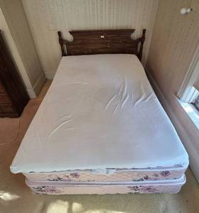 lot 34 image: Elegant Full Size Wooden Bed Frame with Headboard, MattressBoxspring and Topper