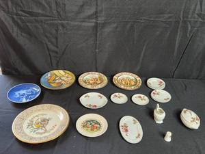 lot 42 image: Collection of Vintage Porcelain Plates & Decorative Items